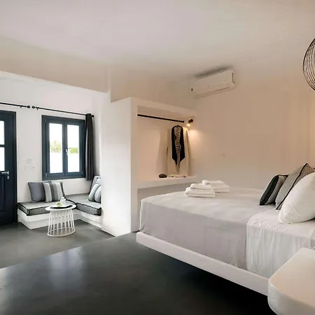 Santolia Art Aparthotel Oia