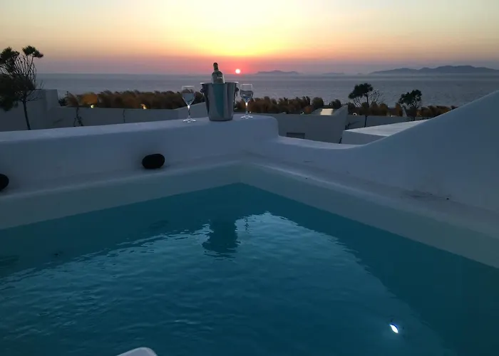 Santolia Art Aparthotel Oia